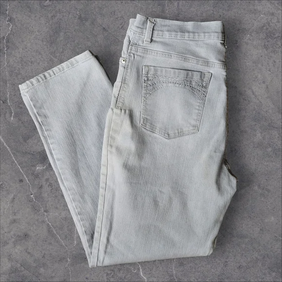 Gloria Vanderbilt Petite Amanda Straight Leg Jeans - Picture 5 of 6